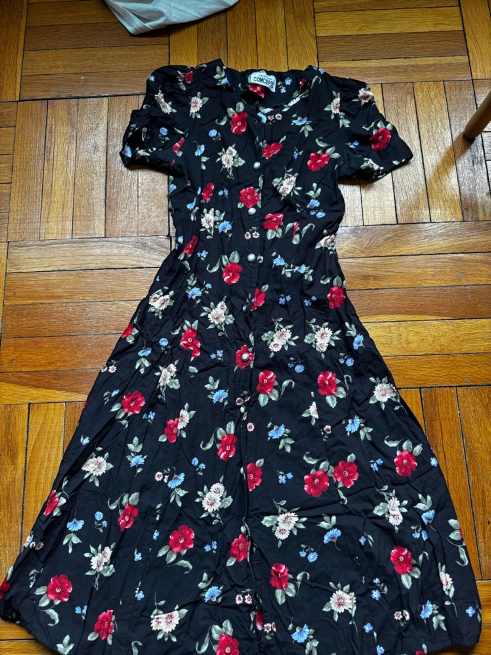 Vintage Floral Button-Front Midi Dress